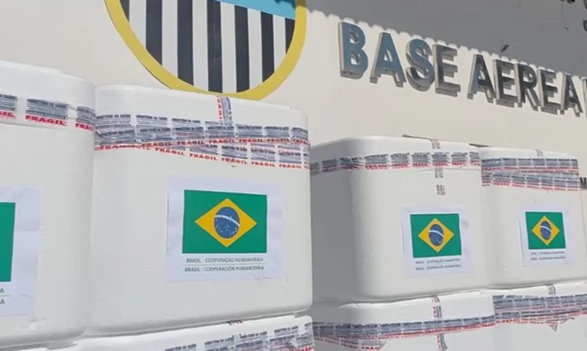 Brasil envia 690 mil doses de vacinas à Venezuela