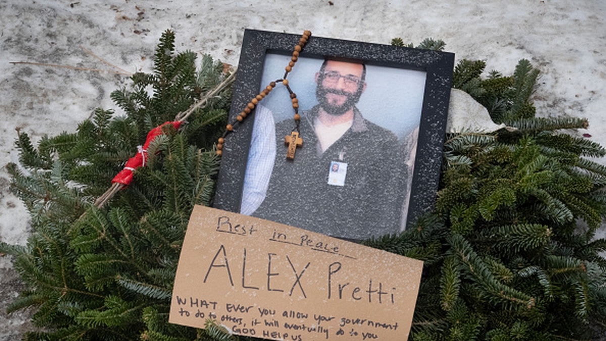 Footage shows man believed to be Alex Pretti spitting at agents days before he was killed, and one detail is now fueling fierce debate