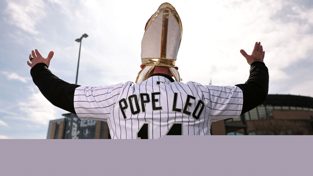 'I hope he knows about it': White Sox's pope hat giveaway draws major crowd