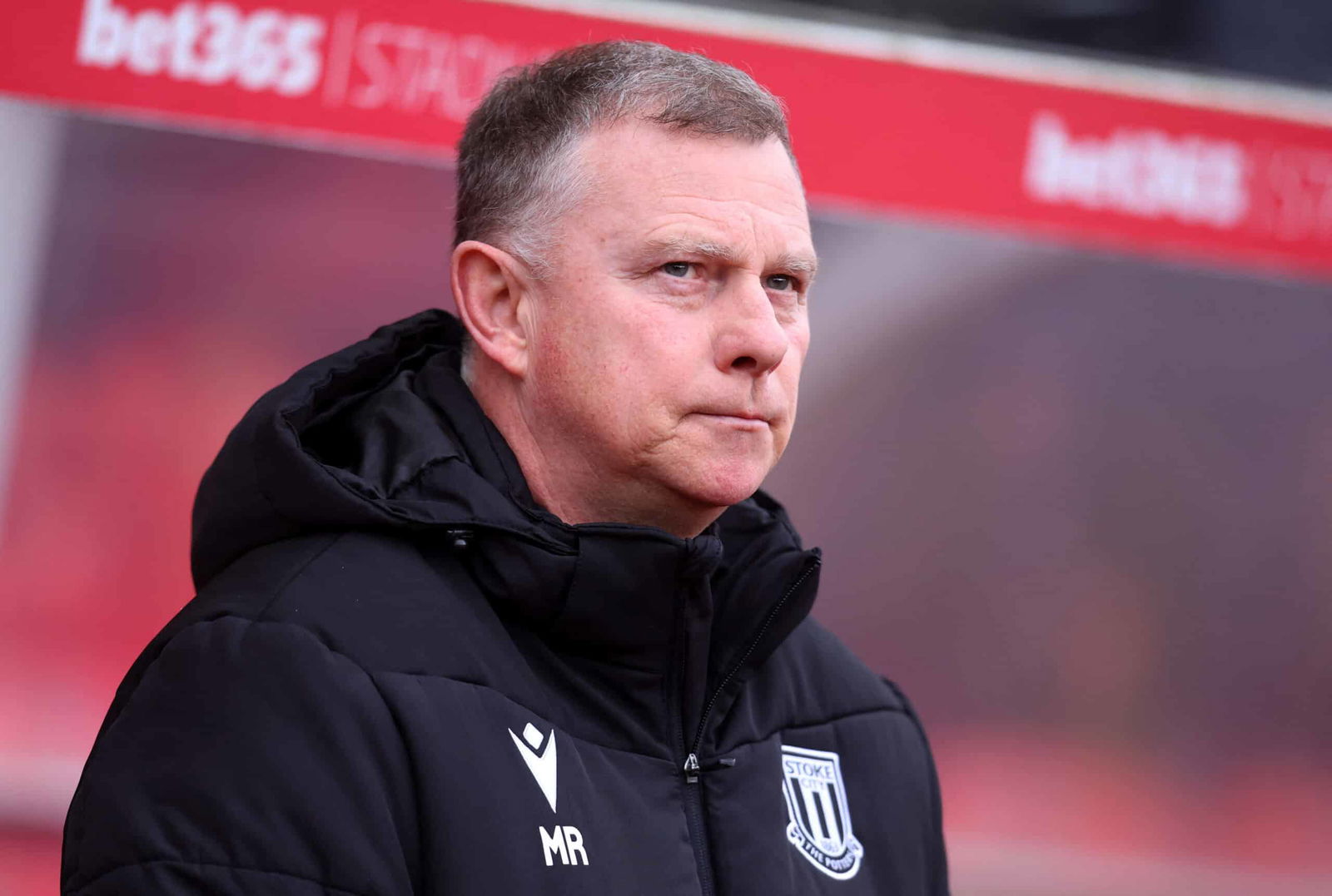 Mark Robins shares update on “painful” injury to resurgent Stoke City star