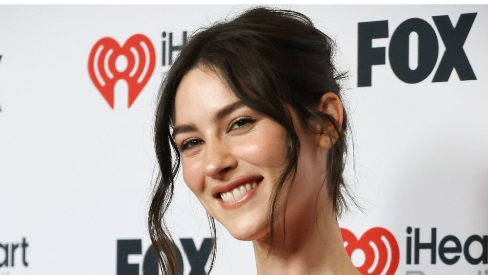 Gracie Abrams expands ‘Daughter from Hell’ with two surprise bonus tracks