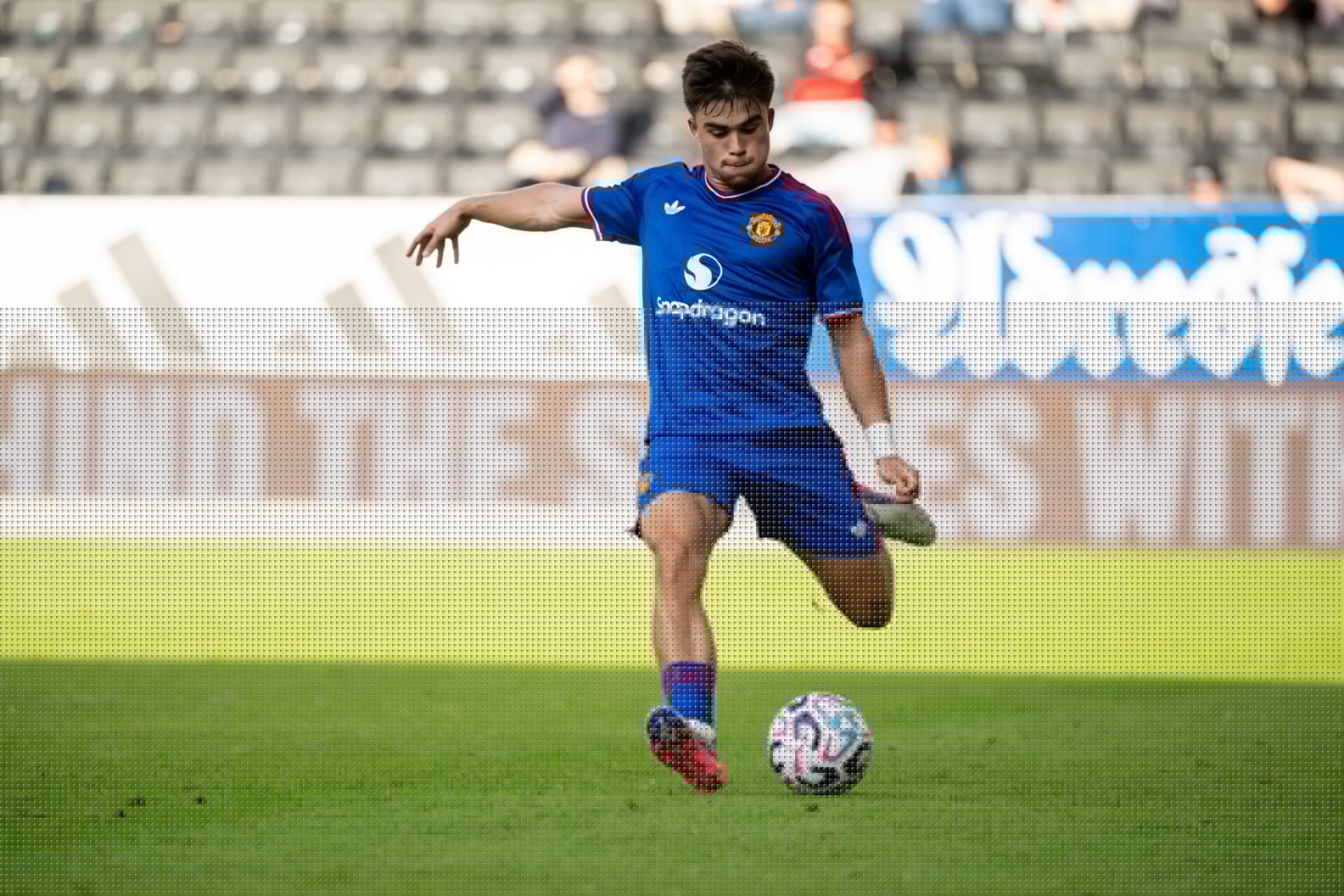 Forget Amass, Carrick is making the wrong decision by keeping one wonderkid at Man Utd this season