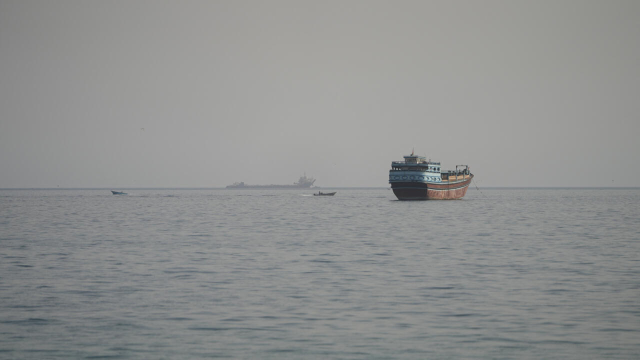 US says Iran Hormuz deal could come 'today or tomorrow' as oil prices plunge