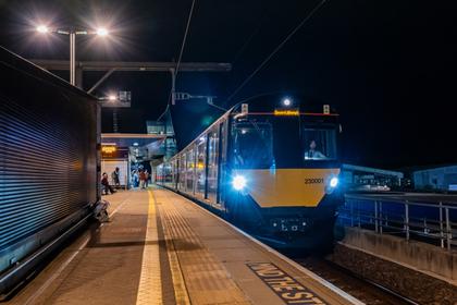 Tim Dunn: What it was like on board Great Western Railway's record-breaking battery train