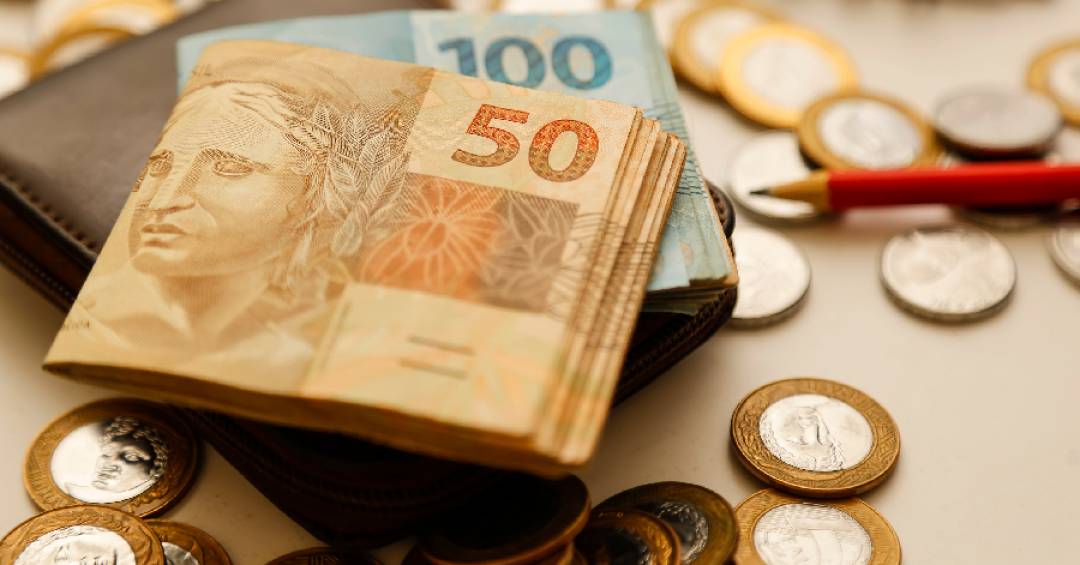 Renda do 1% mais rico é 31,5 vezes maior que a de 50% dos brasileiros