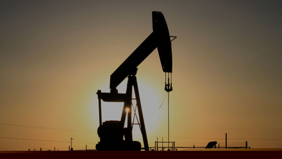 Petrol, İran-Umman görüşmelerindeki ilerleme sinyalleriyle geriledi