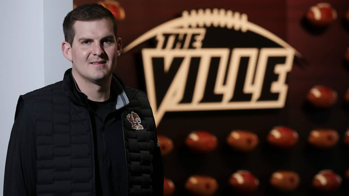 Kentucky Football plugs the leak at general manager with a former Louisville staffer