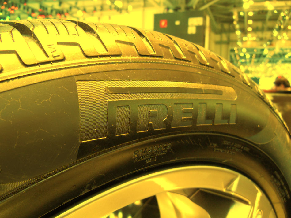 Sinochem considering sale of Pirelli stake