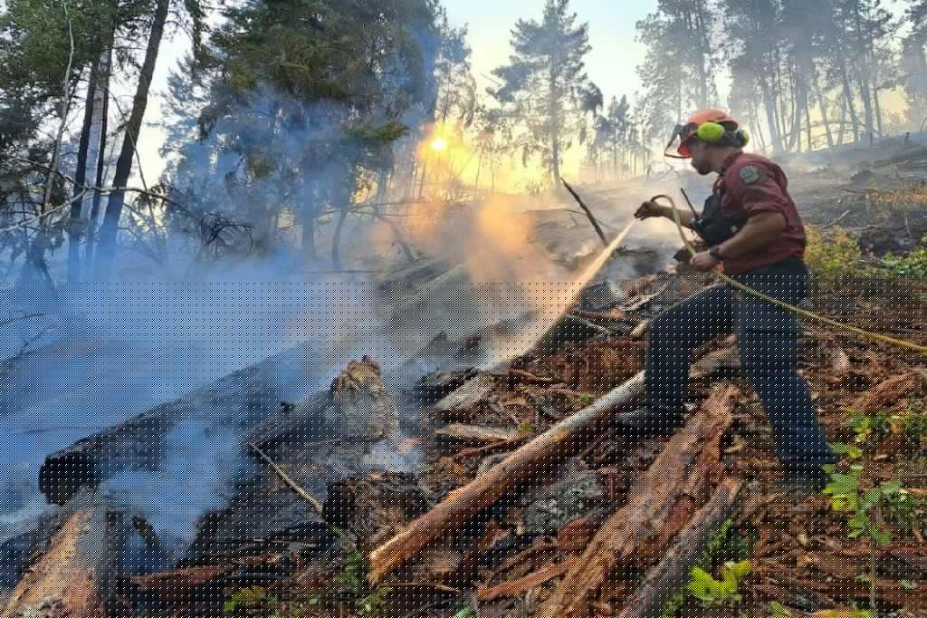 Shifting winds could increase activity on Quilpituk Creek wildfire
