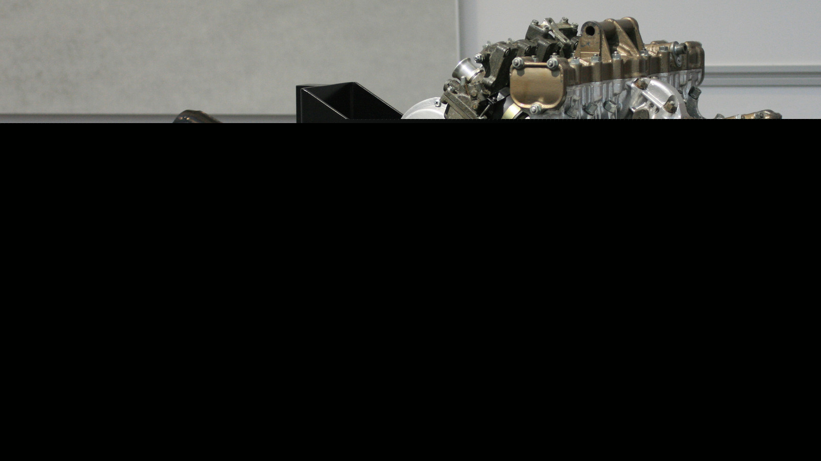 This 18,000-RPM Marvel Is The Smallest Inline-6 A Manufacturer Ever Put In A Motorcycle