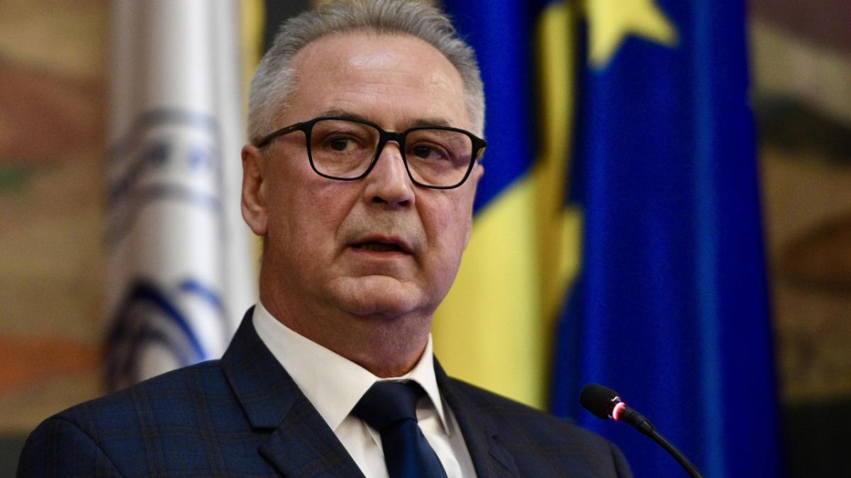 Fost şef al Autorităţii Vamale Române, trimis în judecată. Ce acuzații îi aduc procurorii lui Mihai Savin