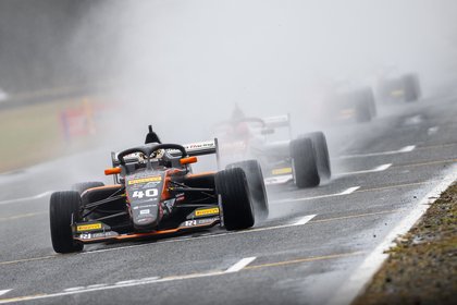 Friday race added to New Zealand Grand Prix at Highlands