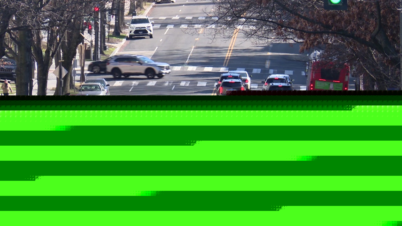 Deckover construction begins on Connecticut Avenue in Dupont Circle