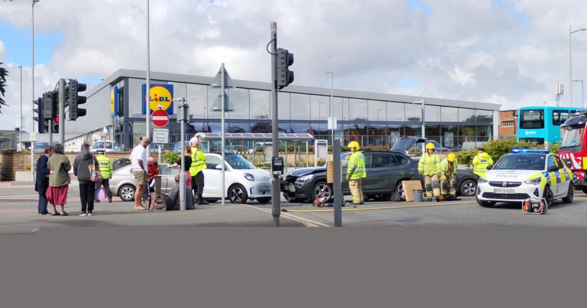 RECAP: Crash causes road closure by Prestatyn bus station and Lidl supermarket