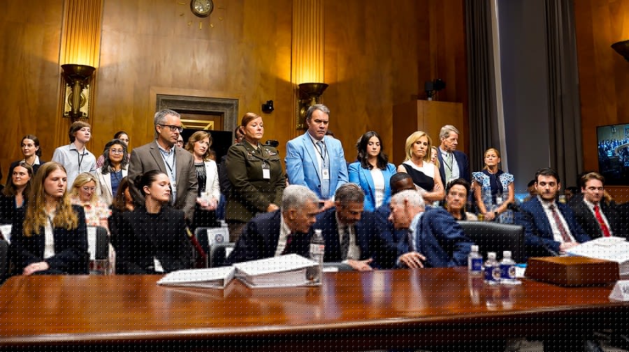 Laura Ingraham stands at Fauci hearing alongside others ‘shamed’ during COVID-19