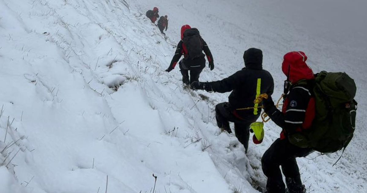 Man rescued from top of the Peak District after spending night in snowy conditions