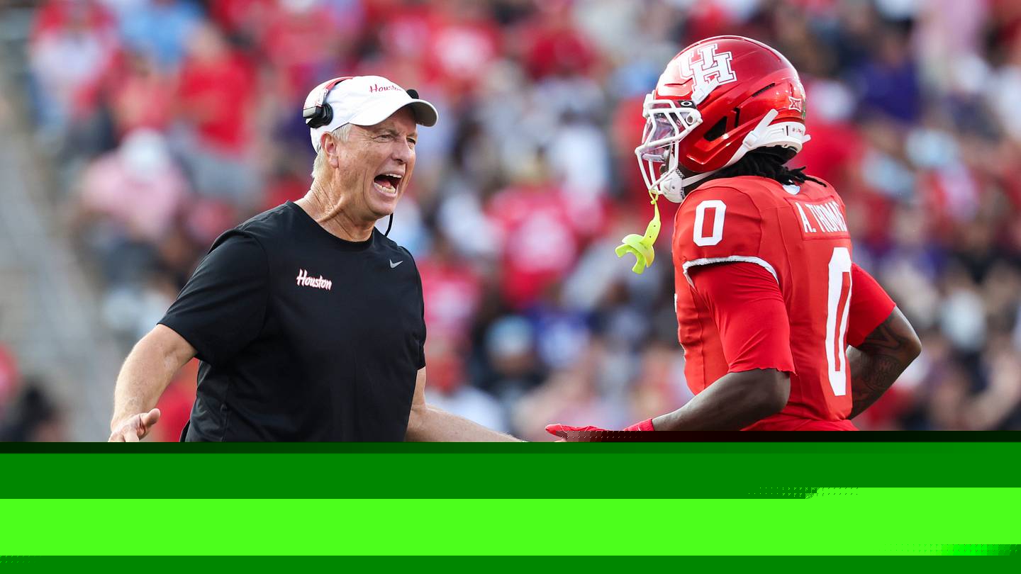 How the Houston Cougars Practice At the Start of Fall Camp: ‘It’s Groundhog Day’