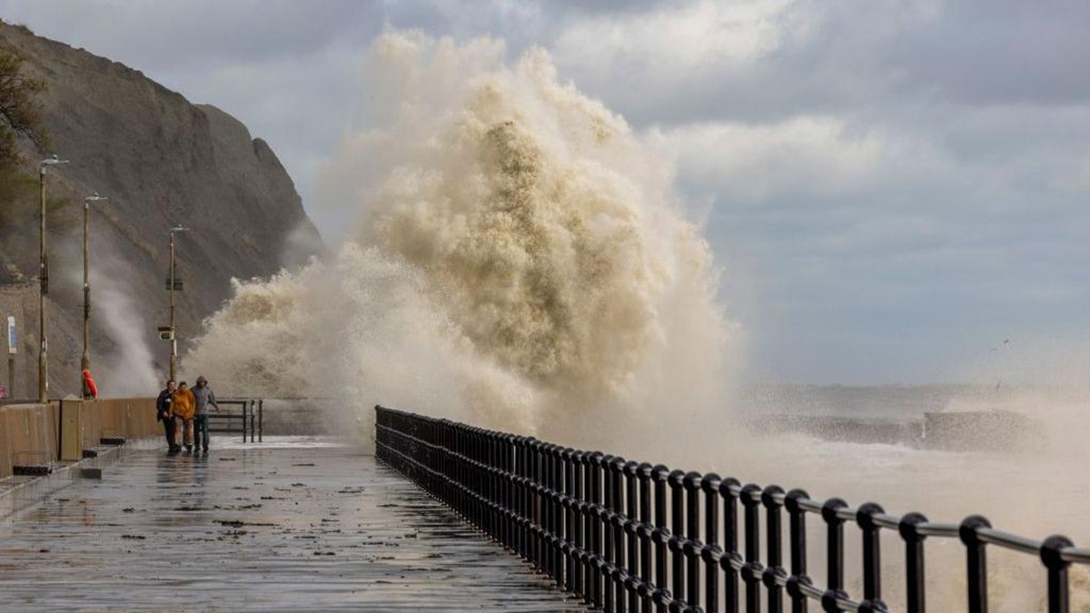 Storm Amy to batter UK with 80mph winds, heavy rainfall — Met Office warns