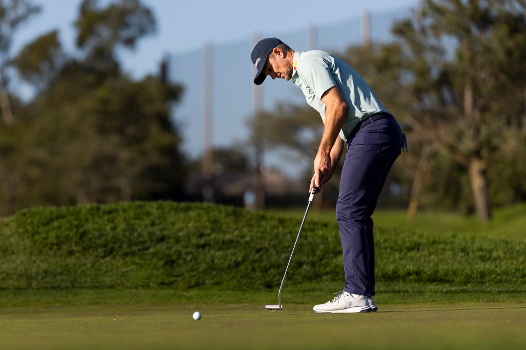Justin Rose grabs Farmers’ first-round lead with sizzling 62 at Torrey Pines