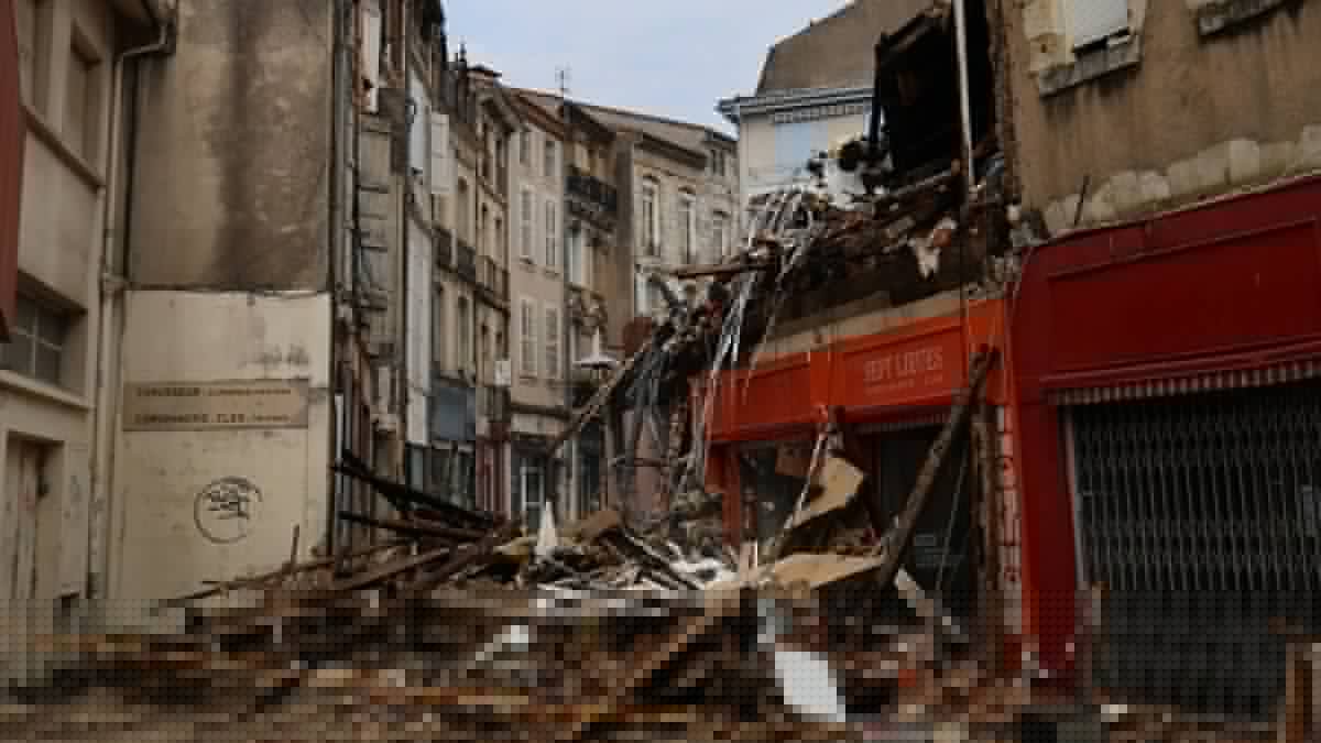TÉMOIGNAGE. « J'ai vu plein de petites lumières. Elles m'ont fait un pont et j'ai arrêté de tomber »: après l'incendie de la rue Garonne à Agen, un formidable élan de solidarité s'organise pour sauver la cordonnerie après la catastrophe