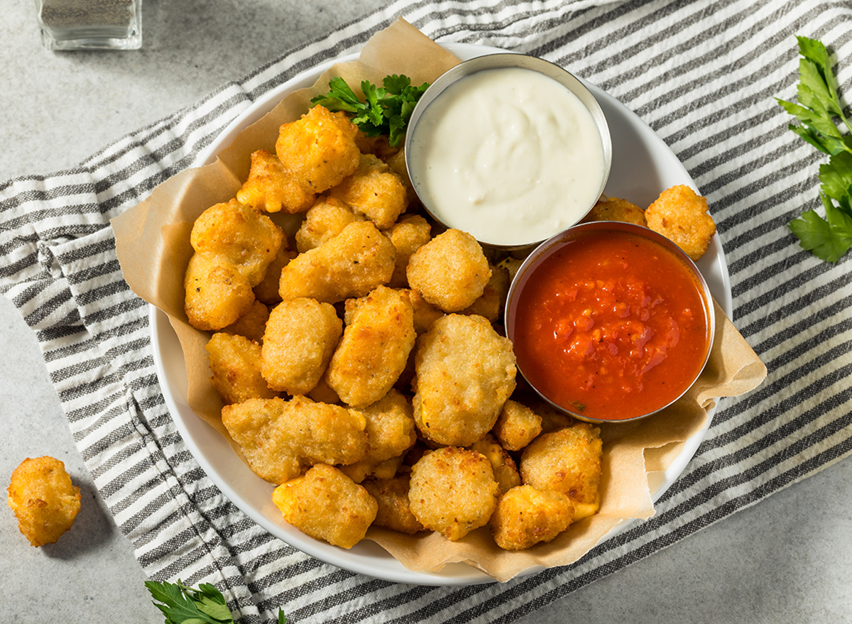 4 Chain Restaurants With the Best Cheese Curds, According to Diners