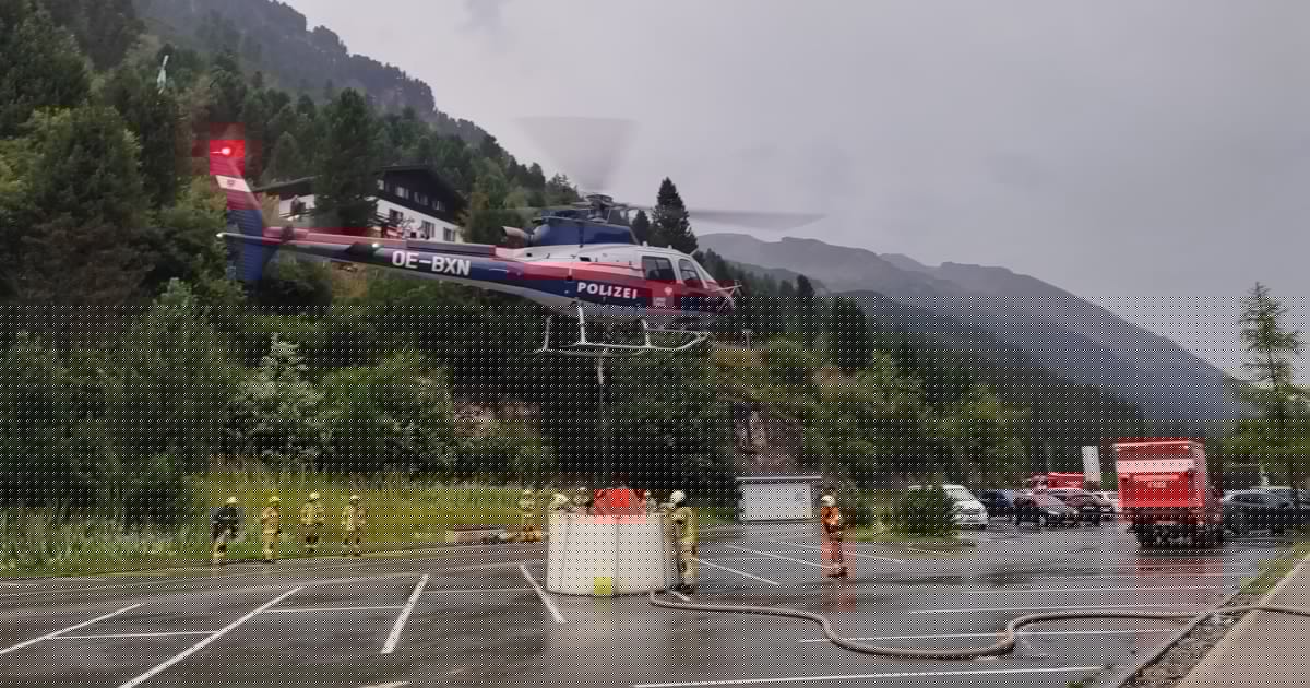 Gewitter über Tirol - Nach Blitzschlag brannte Waldstück bei Stausee