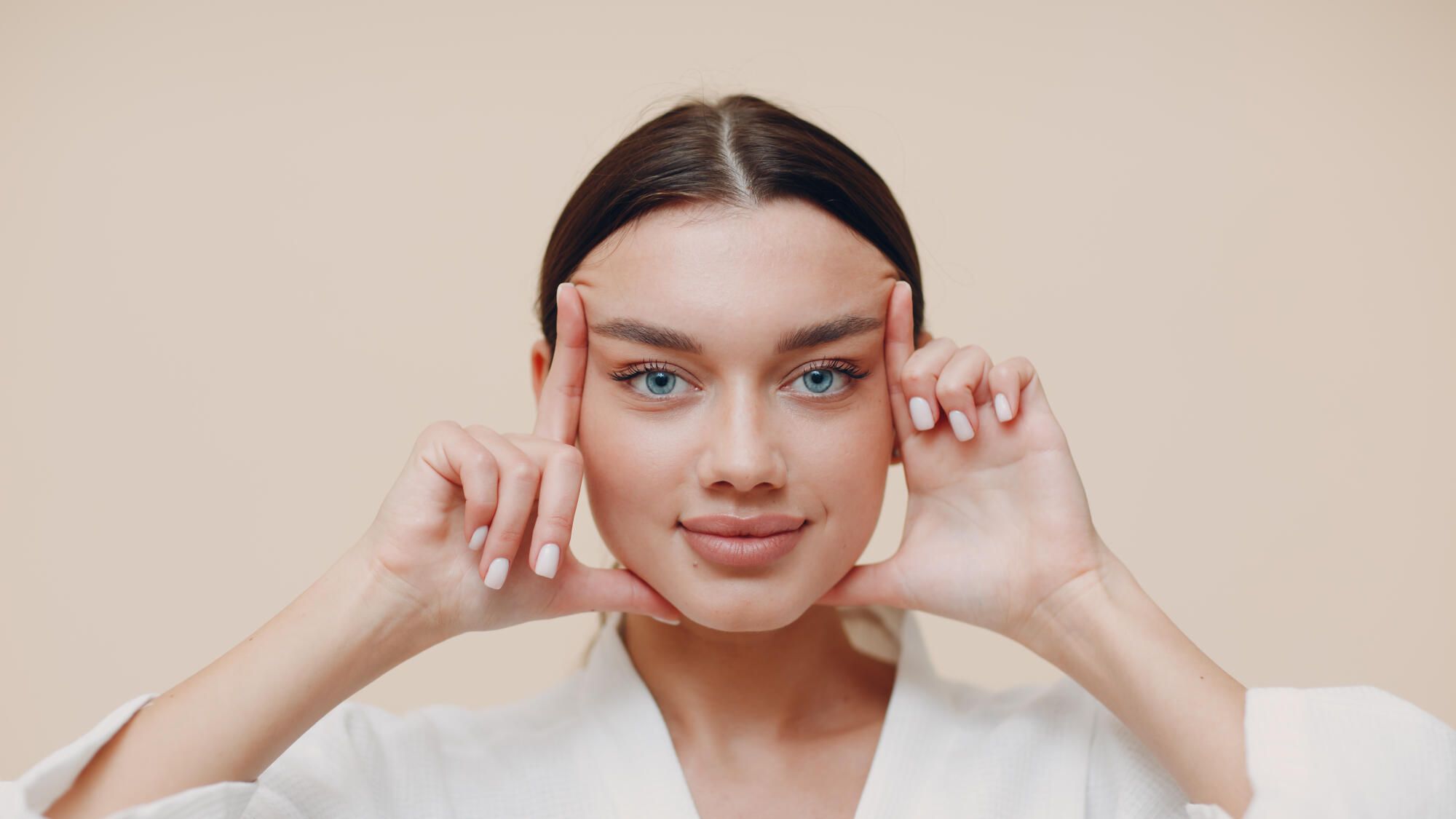 Rides, peau sans éclat... Et si on testait le massage facial pour détendre tout ça?