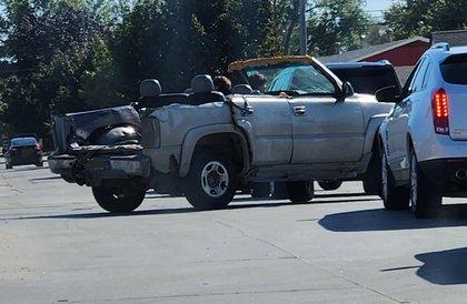 /r/Shitty_Car_Mods / Shitty Car Mods - Tahoe without a roof