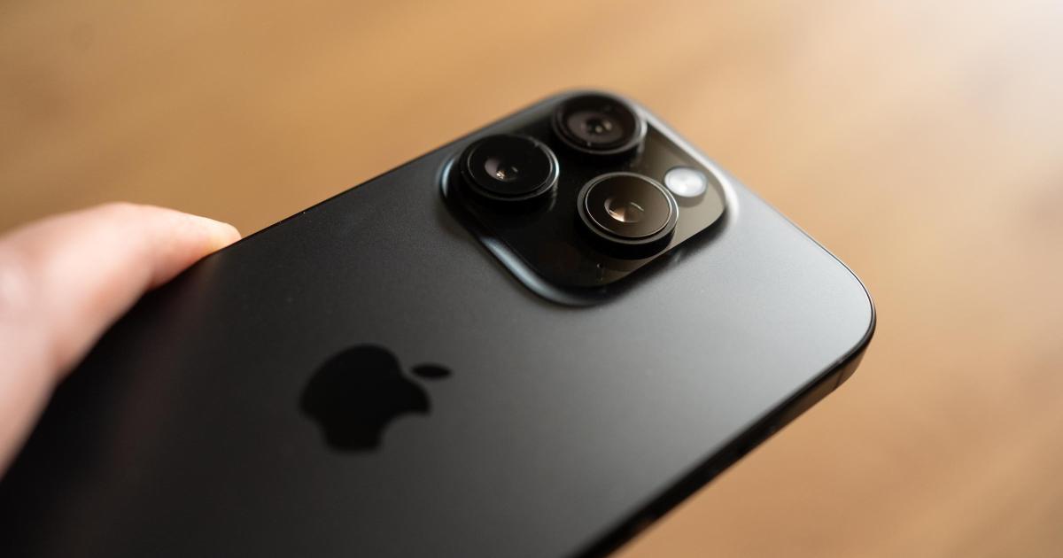 Thief ordered to pay compensation for stealing iPhones from city shop
