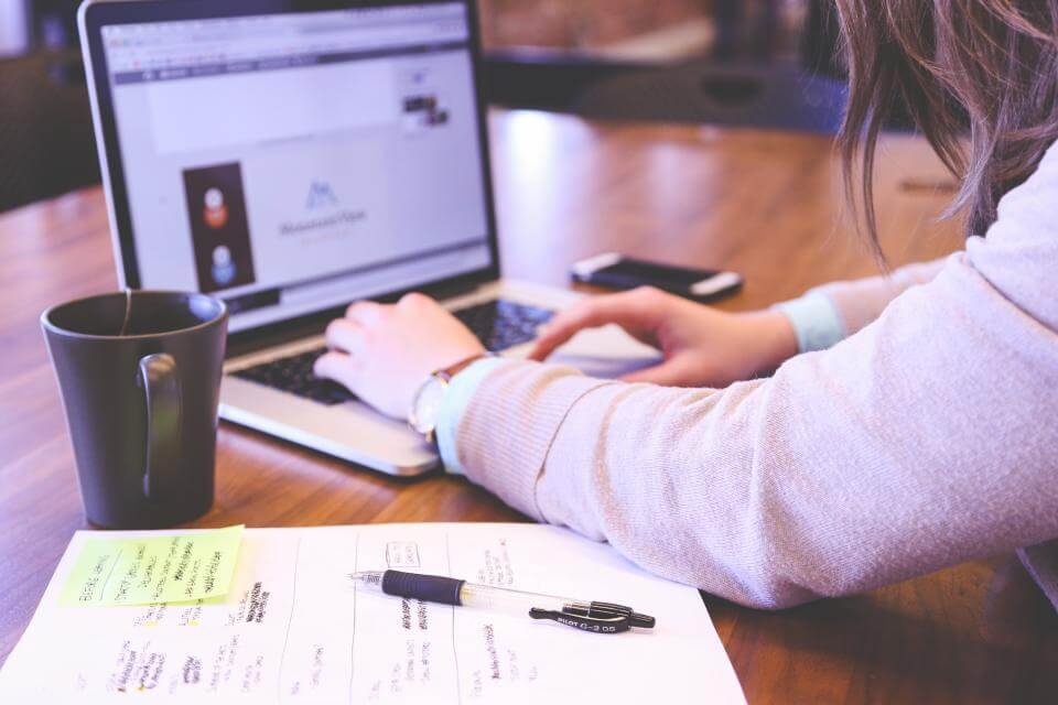 The Debt.com Scholarship For Aggressive Scholarship Applicants – $1,000 – Apply by April 1