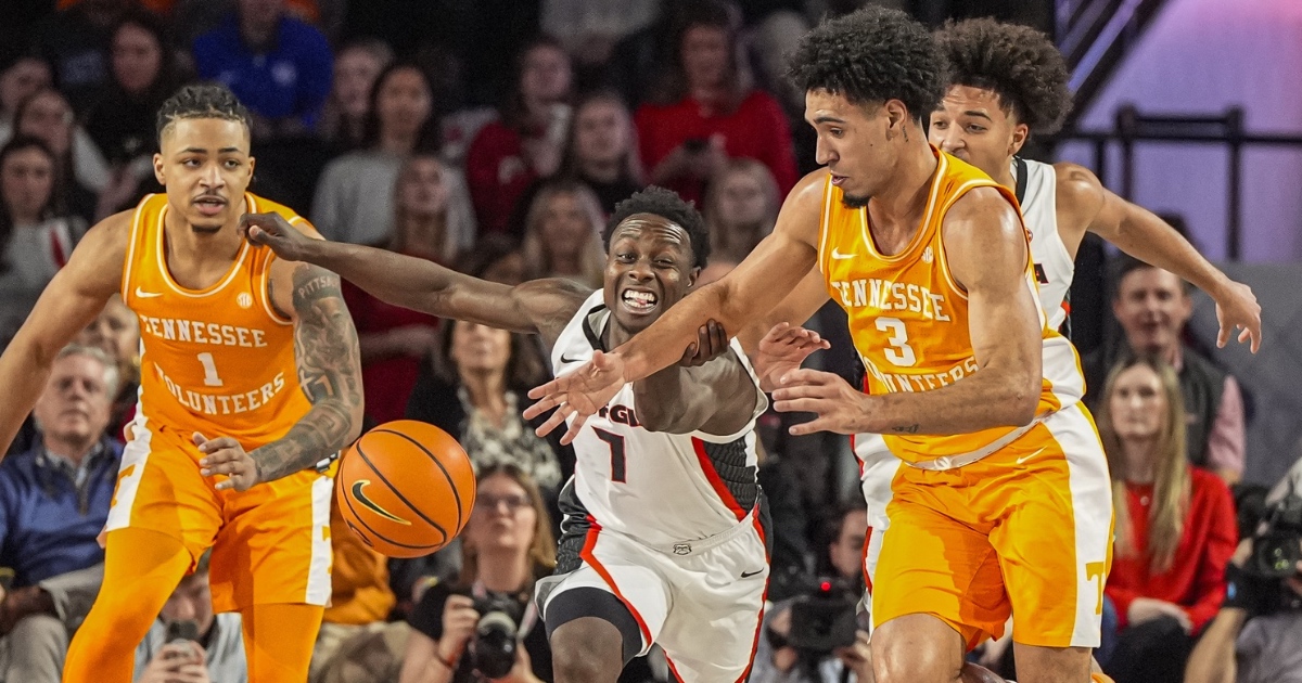 Tennessee outlasts Georgia in overtime after clock management blunder cost Bulldogs