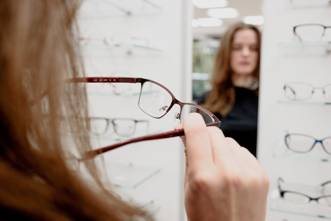 Buying Prescription Glasses for Astigmatism: What to Know Before You Order Online