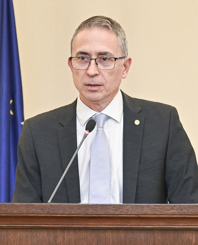 Schimbare istorică: după 25 de ani, unul dintre numele care semnează bancnotele României alături de guvernatorul Mugur Isărescu se schimbă