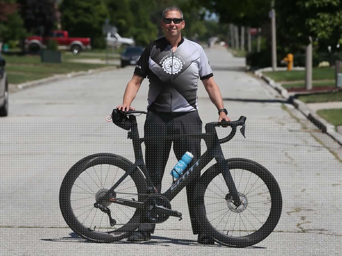 Windsor cyclists host inaugural Terry Fox Ride of Hope on Sunday