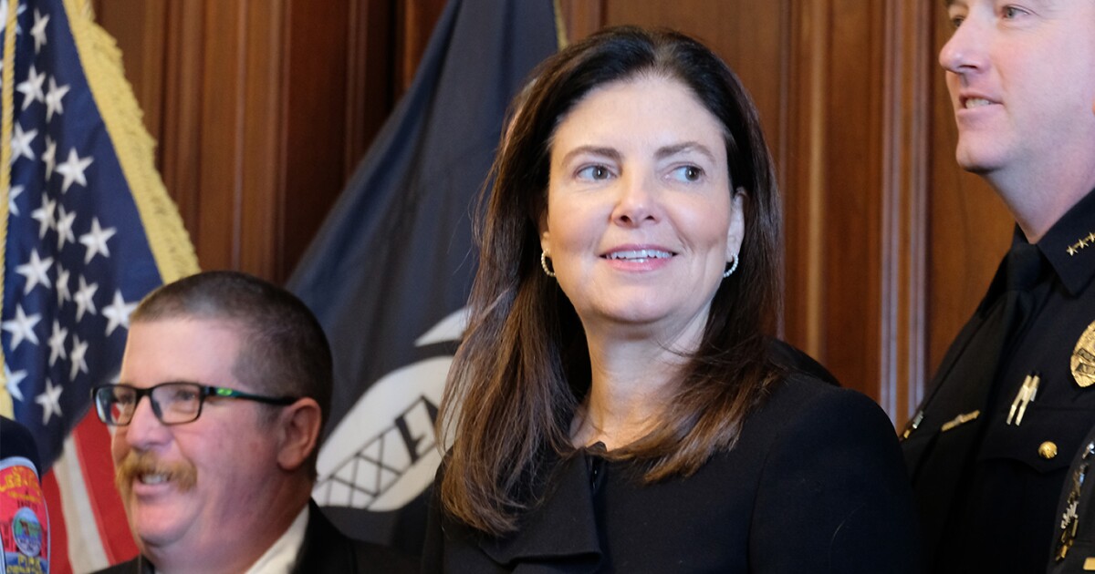 Ayotte tells Trump, DHS that Merrimack should weigh in on potential ICE facility
