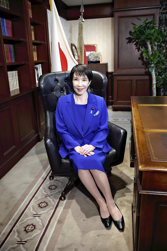 Newly Elected LDP President Takaichi Faces Diplomatic Test Balancing Relations with China, South Korea