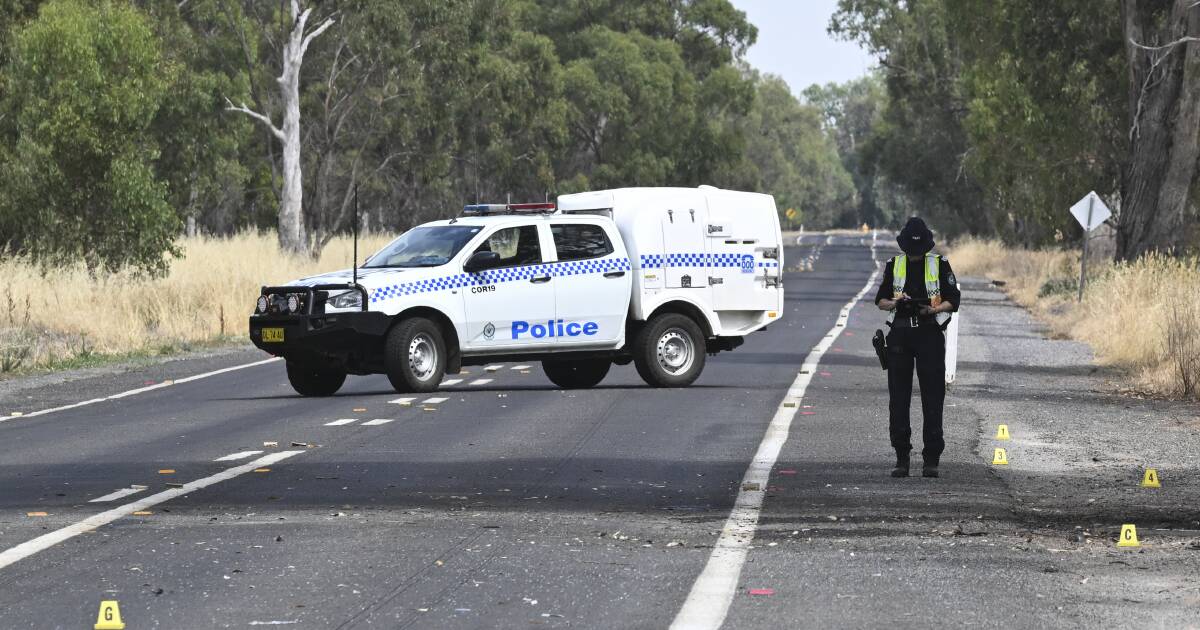 Driver killed after car crashes into tree at Mulwala and catches on fire