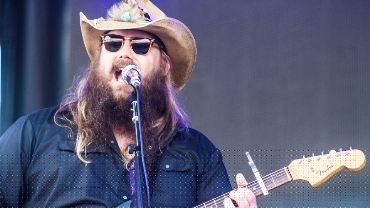 Chris Stapleton Makes Surprise Appearance at Guns N’ Roses Concert