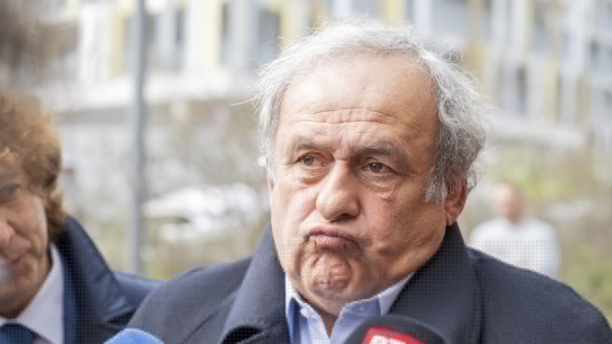 « Ce sont des mercenaires ! » : Platini allume le foot moderne et suggère des quotas de joueurs étrangers dans les clubs
