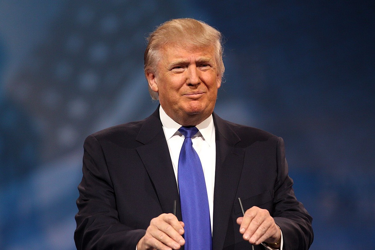 'No Frontal Lobe Restraints': Ex-Lawyer Cites 2 to 4 AM Posts as Proof of Trump's 'Cognitive Decline'