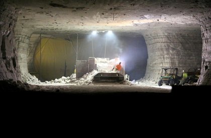 Avon Lake turns to alternative supplier as road salt shortage strains winter operations