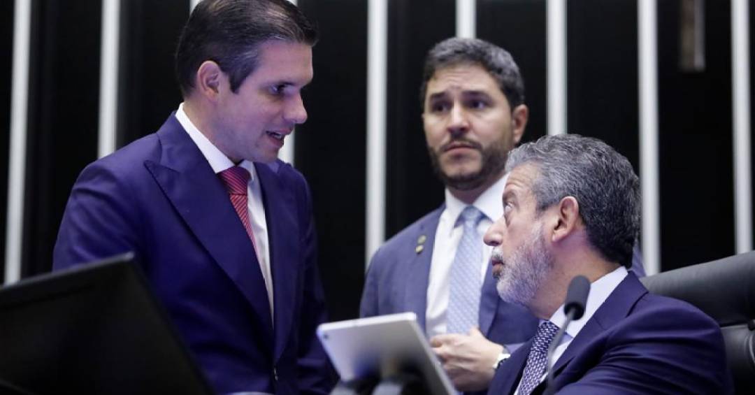 Após semanas de espera, Câmara pode analisar reforma do IR nesta quarta