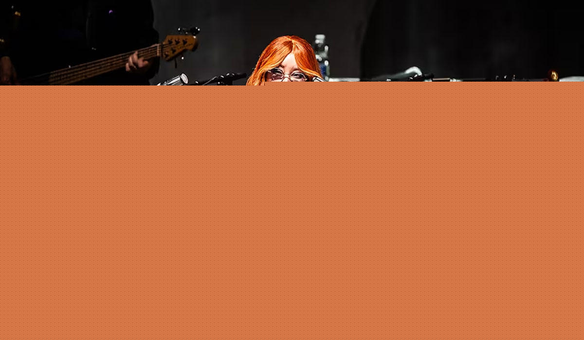 Watch Tori Amos cover Glen Hansard’s Falling Slowly