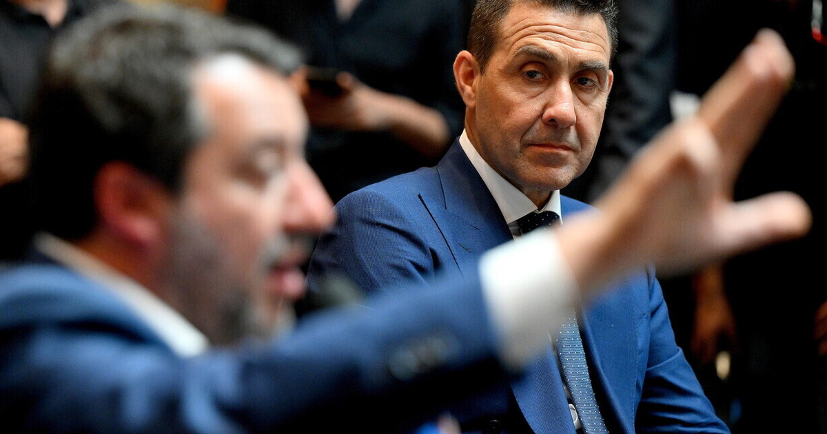 Vanancci "diserta" il federale della Lega. Salvini frena i suoi team. E si butta sulla banche