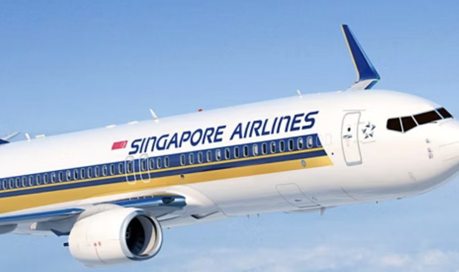 Aircraft Engineer Wins $40,000 After Being Sacked Over a 17-Minute Singapore Airlines Flight Delay Case