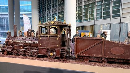 Italia, il treno di cioccolato da record: è lungo 55 metri e pesa 28 quintali