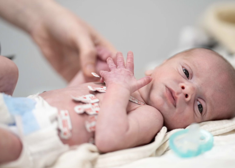 From the lab to the NICU: UW researchers pioneer contactless health monitoring