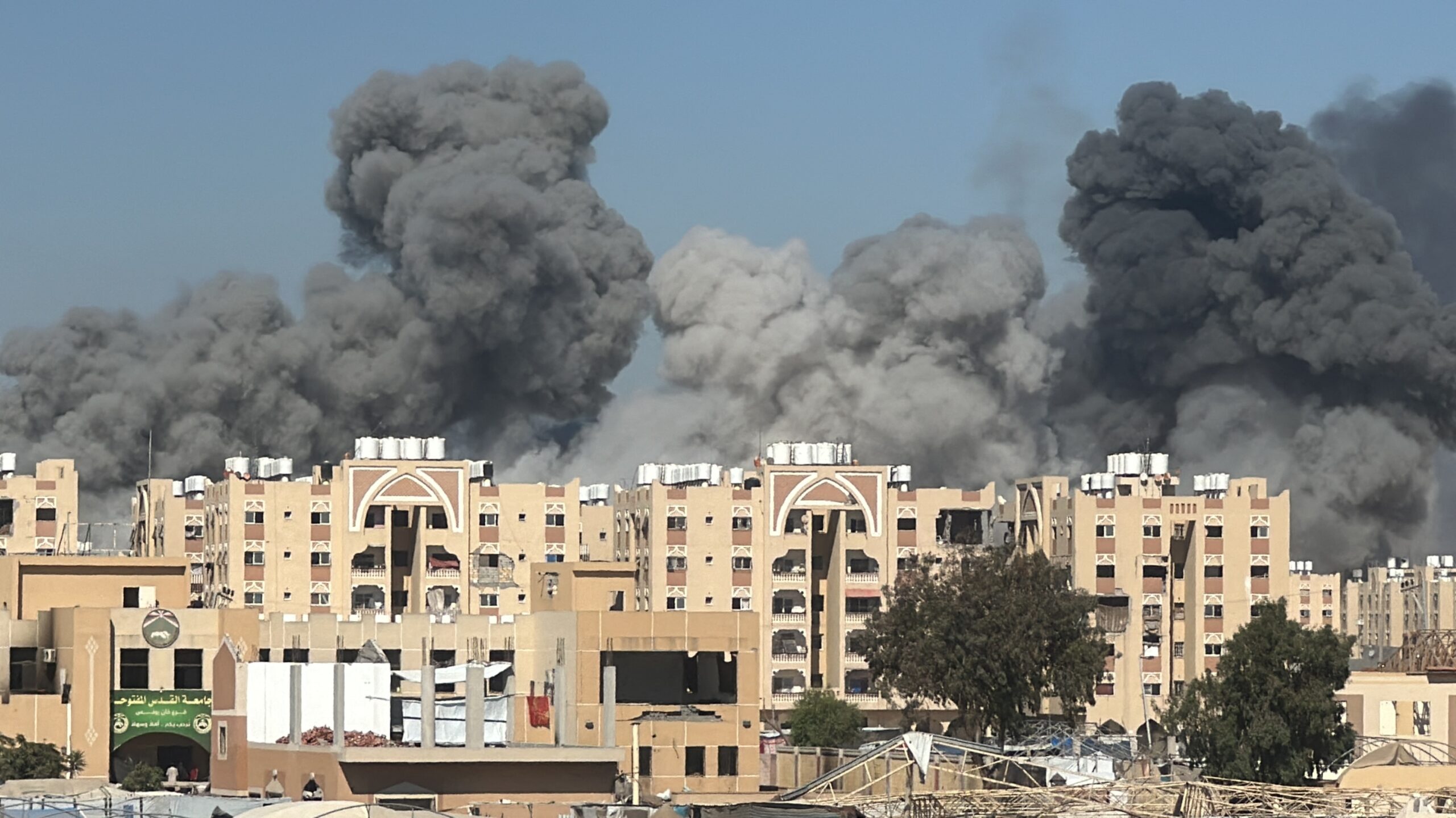 Emisari americani pleacă în Egipt pentru negocieri de încetare a focului în Gaza / Netanyahu: Hamas va fi dezarmat, fie prin planul lui Trump, fie prin forță militară