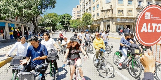 La ciudad cambia de ritmo sobre dos ruedas