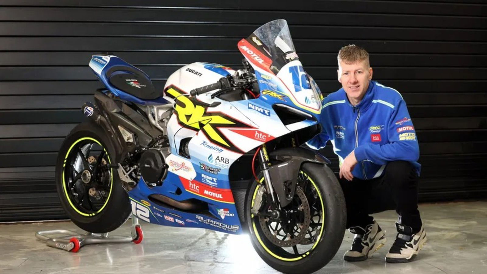Ian Hutchinson to ride a Ducati Panigale V2 at the 2026 Isle of Man TT